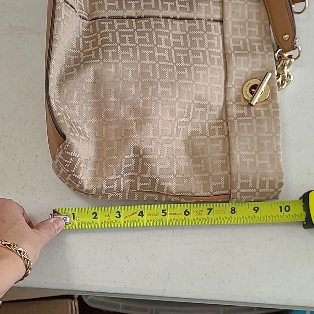 Tommy Hilfiger Cream and Tan Shoulder Bag with Gold Hardware